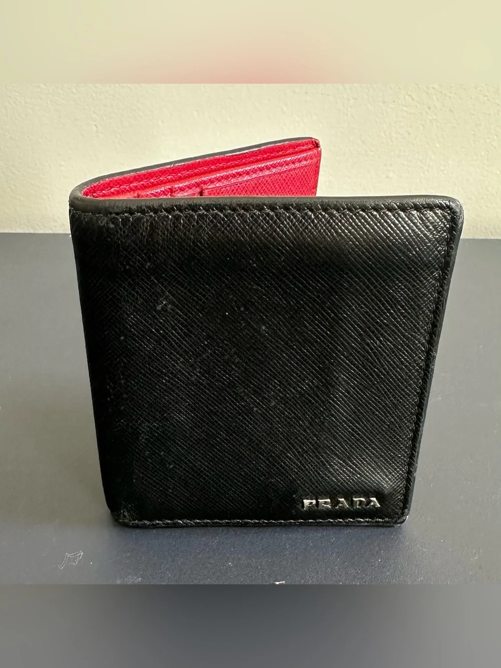 Prada Men’s Black & Red Leather Bi-fold Wallet, Made in Italy – EUC